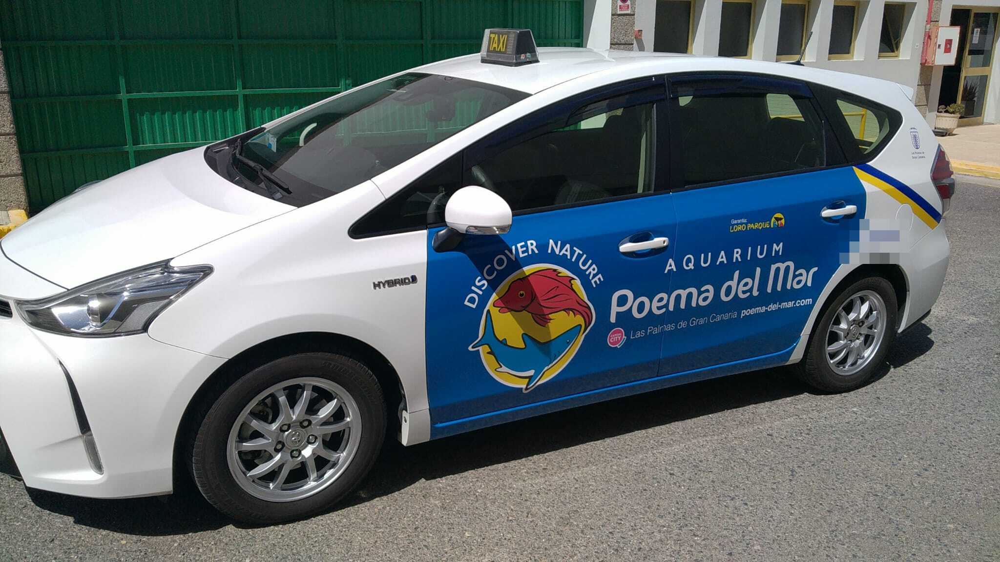 Taxi en carretera de Gran Canaria